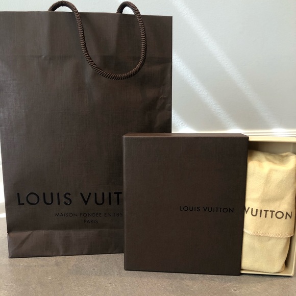 Authentic Louis Vuitton Limited Edition Monogram Cherry wallet - Picture 2 of 16